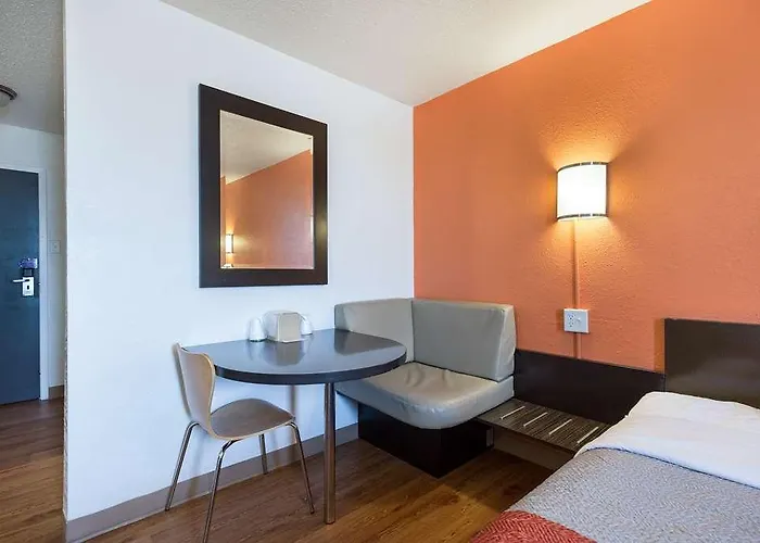 6 Lincoln. Il Hotel *
