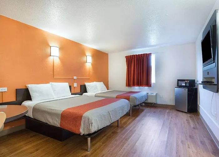 Hotel 6 Lincoln. Il *