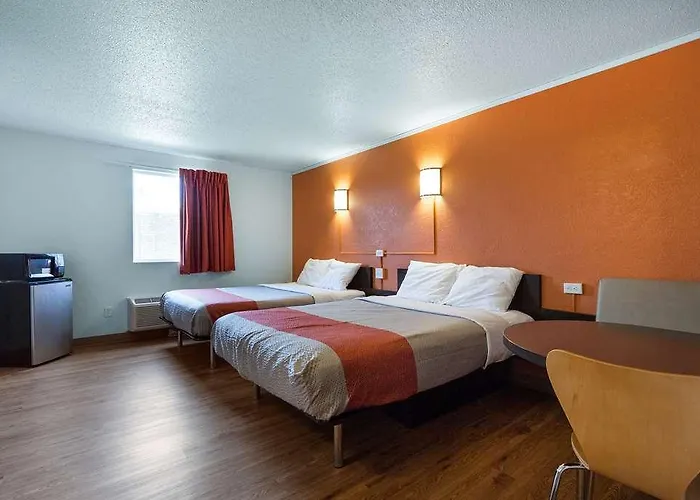 6 Lincoln. Il Hotel *